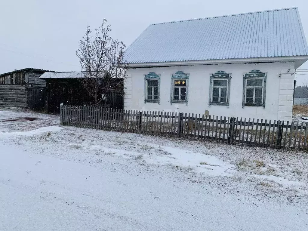 Дом в Курганская область, Далматовский муниципальный округ, с. ... - Фото 0