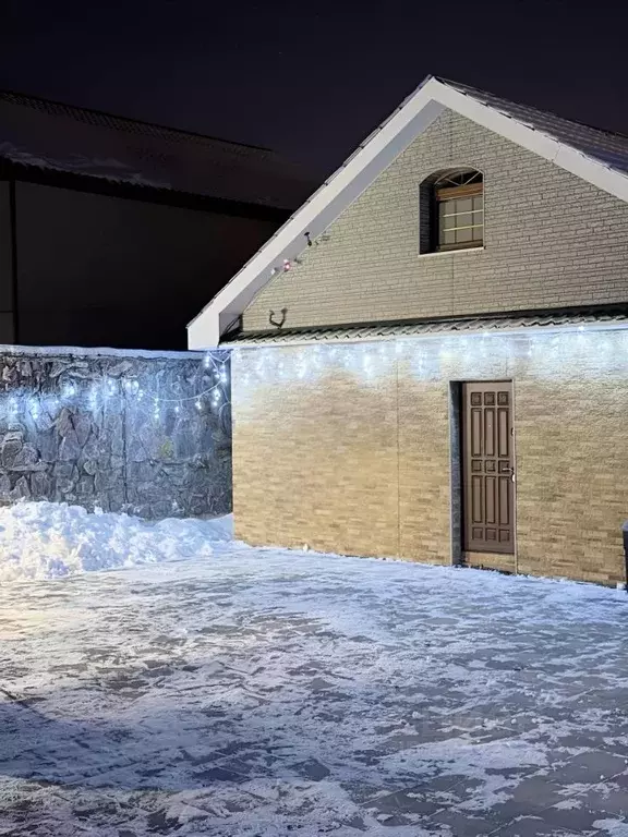 Дом в Сахалинская область, Южно-Сахалинск Героическая ул., 20 (92 м) - Фото 1