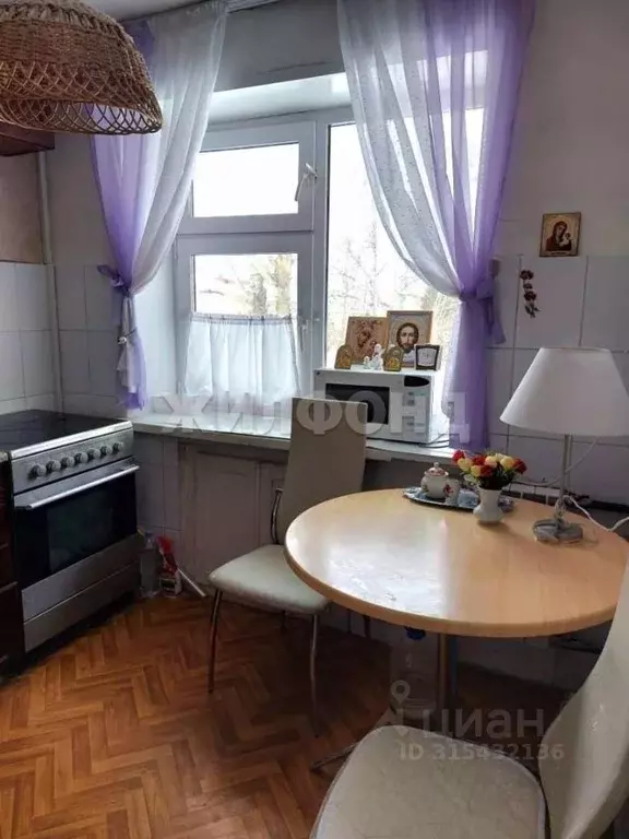2-к кв. Томская область, Томск Шумихинский пер., 9А (46.0 м) - Фото 0