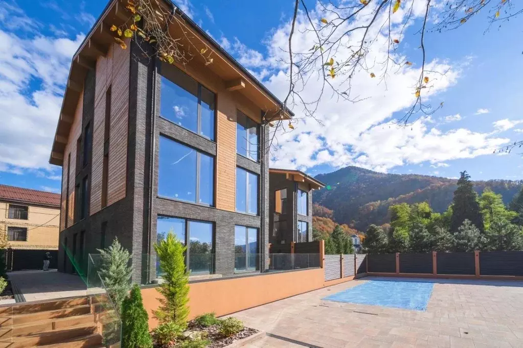 Дом в Краснодарский край, Сочи городской округ, Красная Поляна пгт  ... - Фото 2