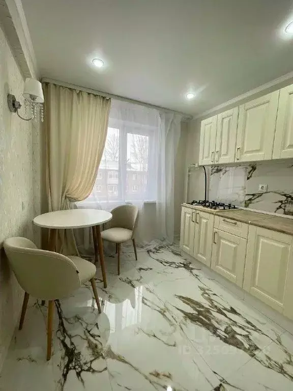 2-к кв. Омская область, Омск Заозерный мкр, ул. Коммунальная, 15 (45.0 ... - Фото 1