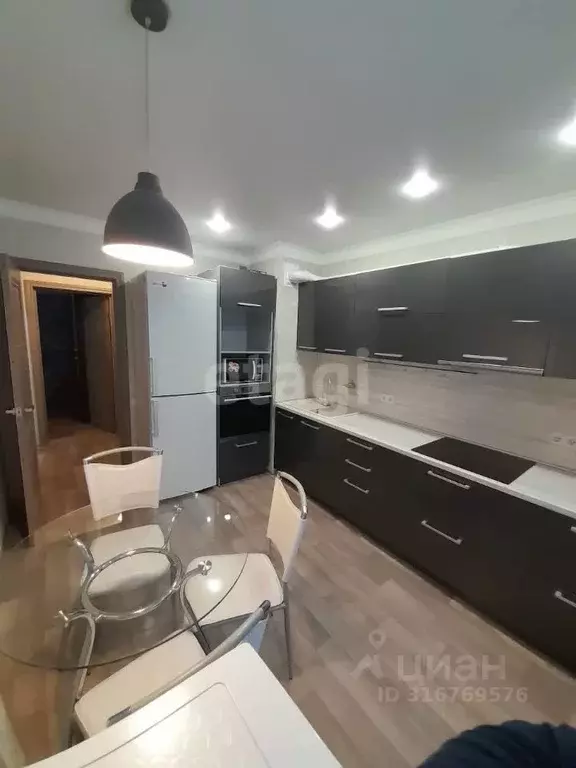 2-к кв. Липецкая область, Липецк ул. Артемова, 3А (63.0 м) - Фото 0