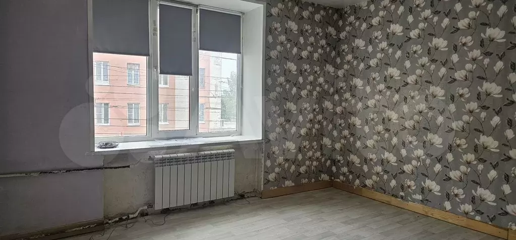 Комната 22 м в 3-к., 1/3 эт. - Фото 1