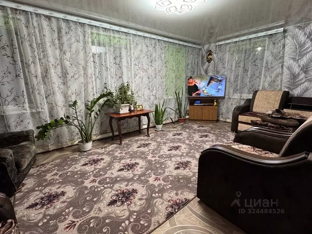 Дом в Кемеровская область, Инской пгт ул. Чайковского (49 м) - Фото 2