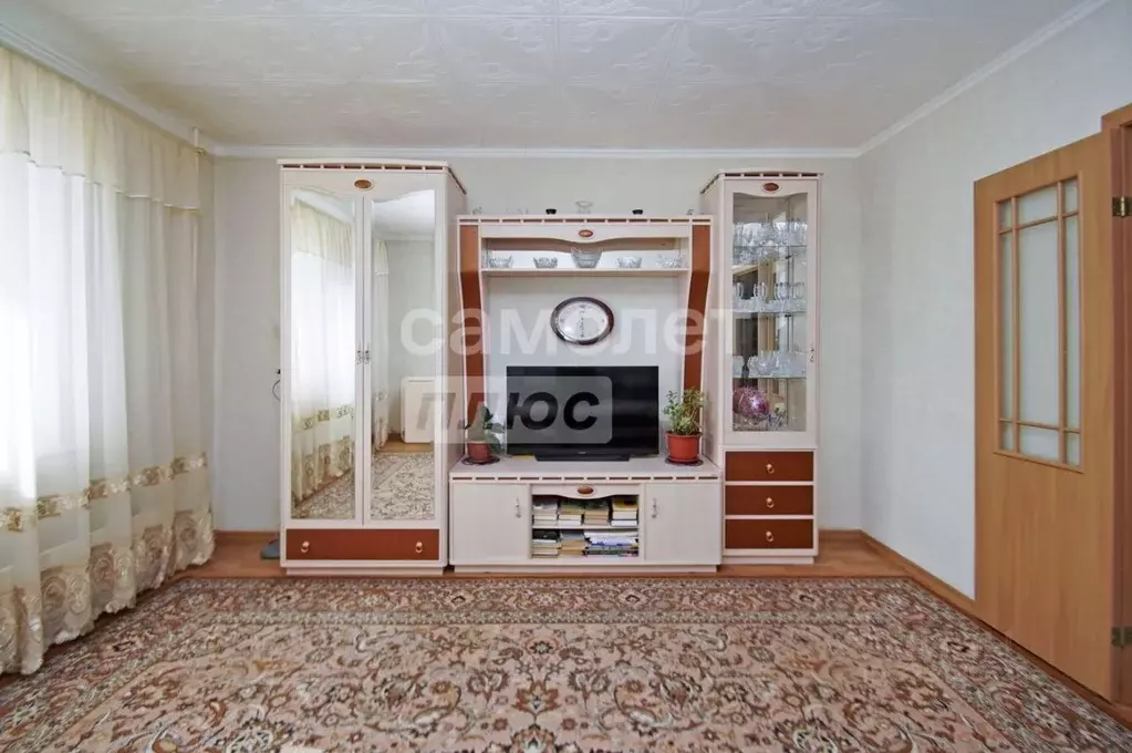 4-к кв. Омская область, Омск ул. Дмитриева, 15 (77.2 м) - Фото 1