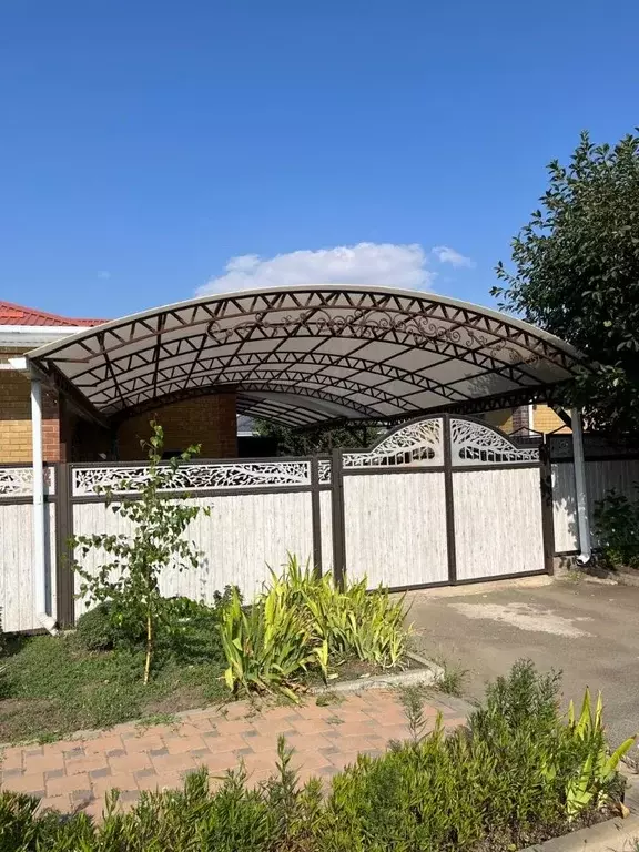 Дом в Ставропольский край, Михайловск Шпаковский район, ул. Михаила ... - Фото 1