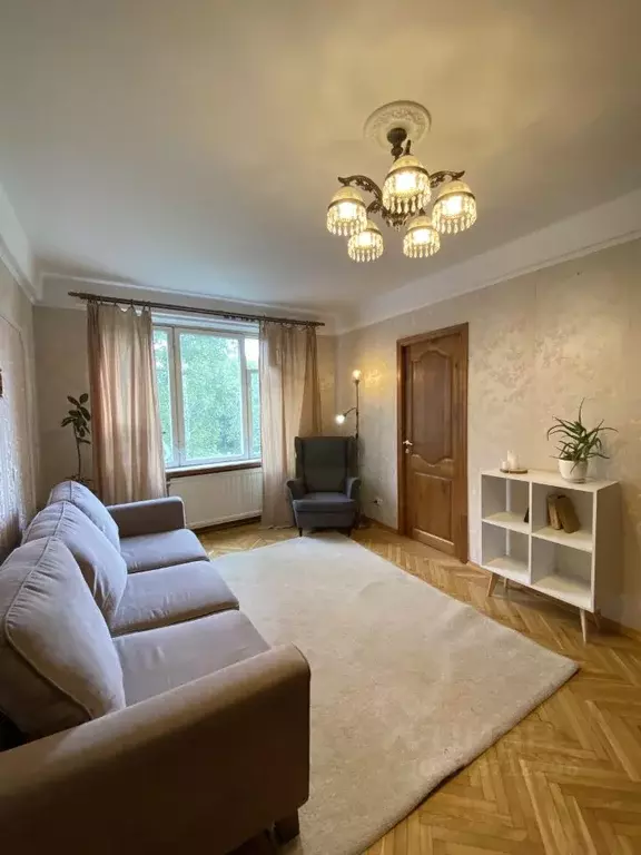 3-к кв. Санкт-Петербург ул. Орджоникидзе, 31К2 (48.7 м) - Фото 0