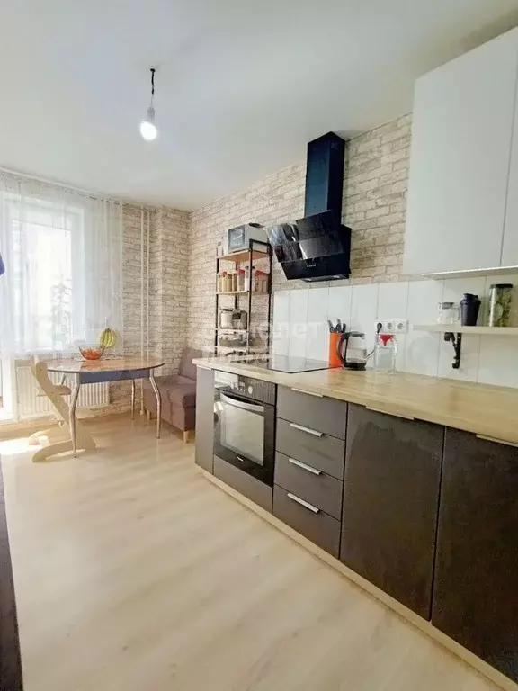 Доля в 2-к. квартире, 54,5 м, 3/18 эт. - Фото 1