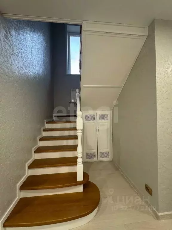 Дом в Алтай, Горно-Алтайск Алтайская ул., 22 (150 м) - Фото 1