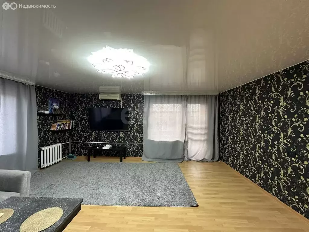 4-комнатная квартира: Ирбит, улица Горького, 7Б (83.9 м) - Фото 1