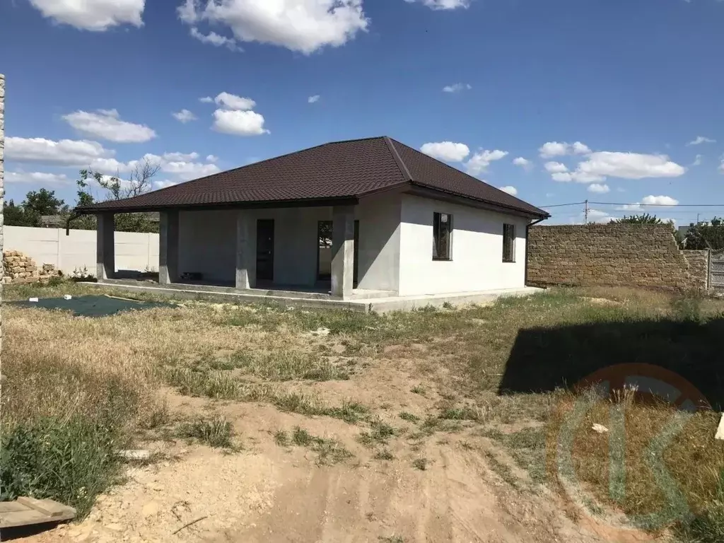 Дом в Крым, Сакский район, с. Уютное, Прибой СПК ул. Вишневая (151 м) - Фото 1