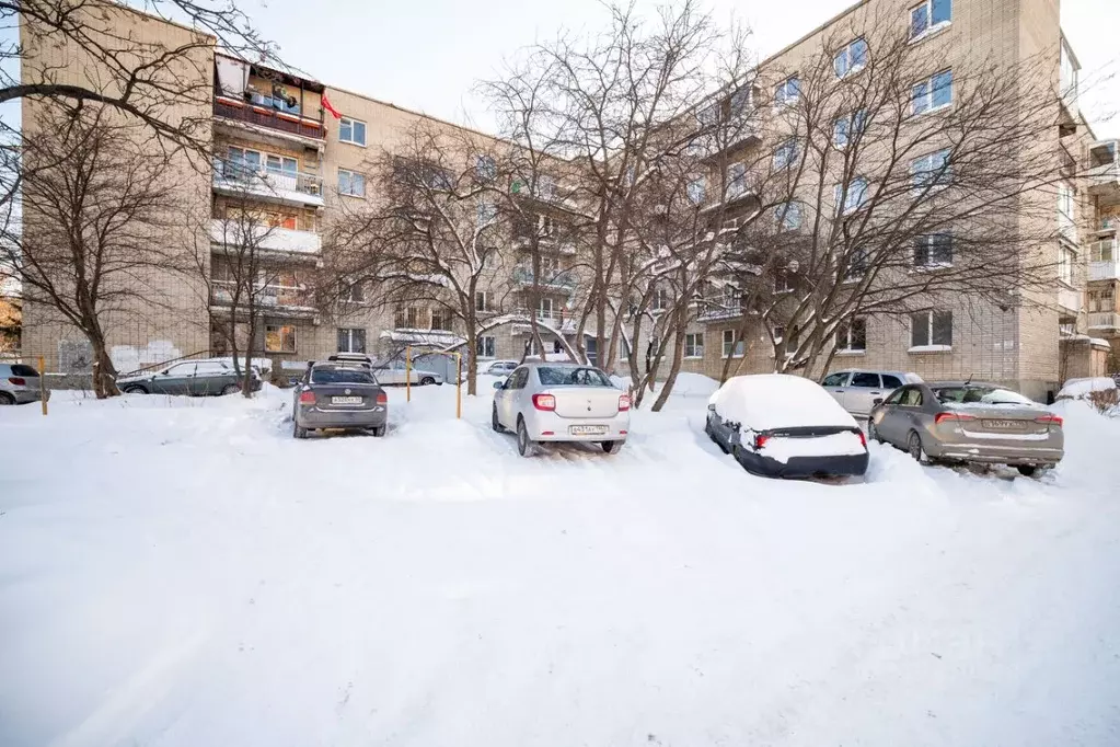 Комната Свердловская область, Екатеринбург ул. Мурзинская, 32 (11.8 м) - Фото 2