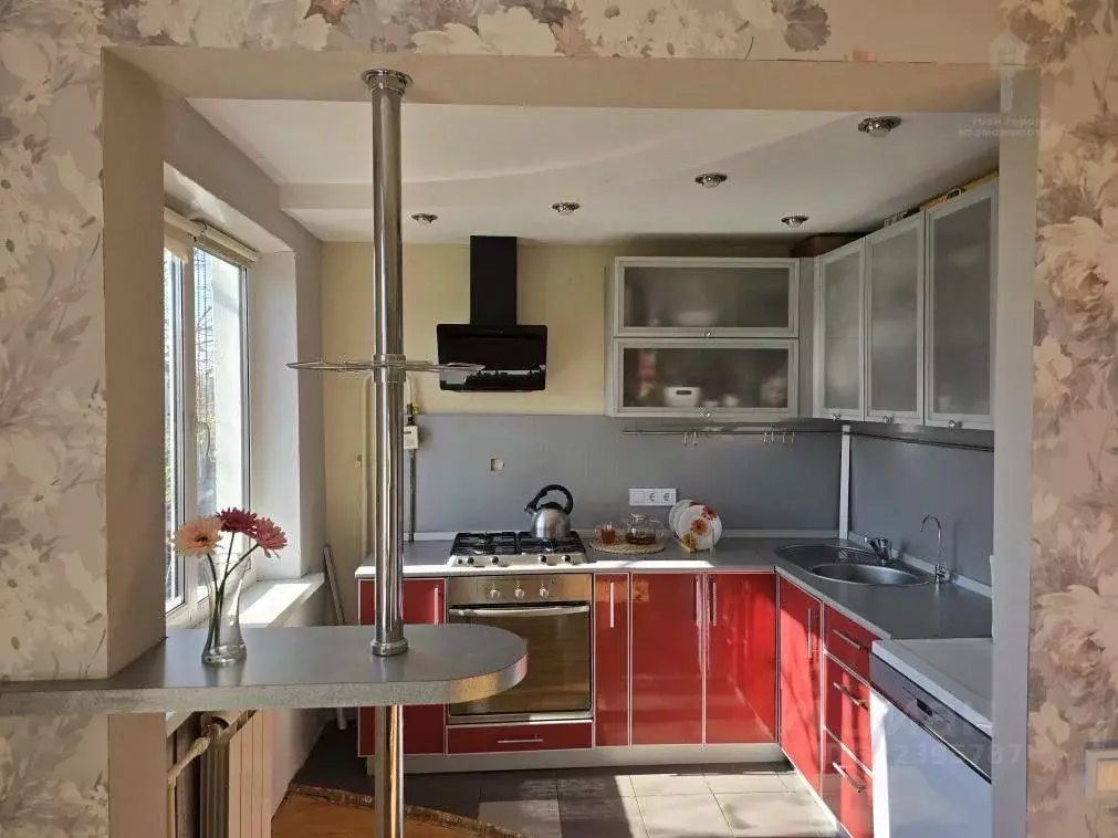 3-к кв. Омская область, Омск Моторная ул., 10/1 (57.7 м) - Фото 0