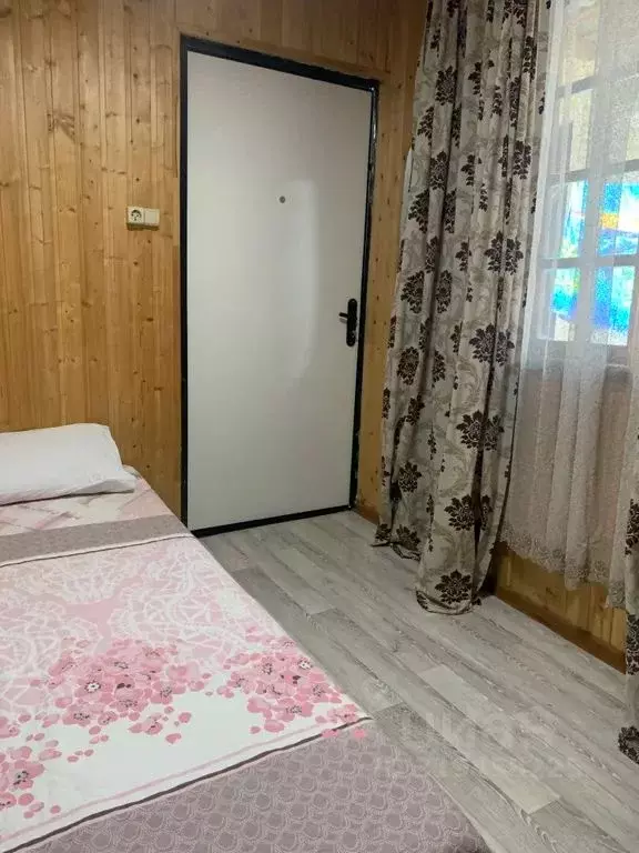 Комната Краснодарский край, Сочи Адлер жилрайон, ул. Котовского, 13 - Фото 2