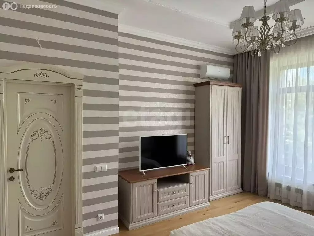 4-комнатная квартира: Ярославль, проспект Фрунзе, 70 (170 м) - Фото 1