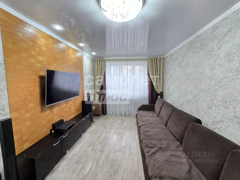 2-к кв. Башкортостан, Мелеуз ул. 50 лет ВЛКСМ, 43 (56.3 м) - Фото 1