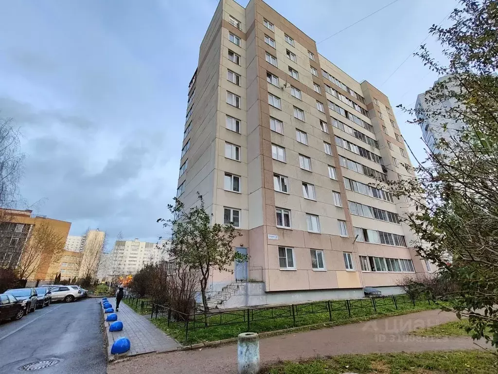 3-к кв. Санкт-Петербург ул. Оптиков, 47к3 (82.4 м) - Фото 1