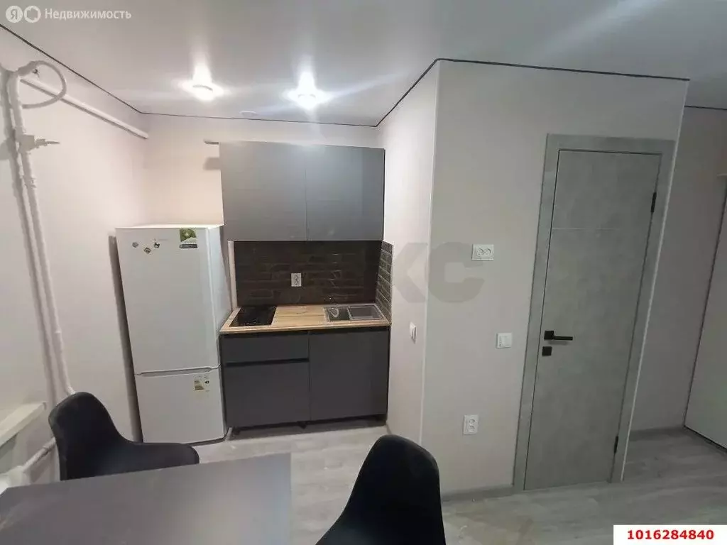 Квартира-студия: Краснодар, микрорайон Хлопчато-бумажный Комбинат, ... - Фото 0