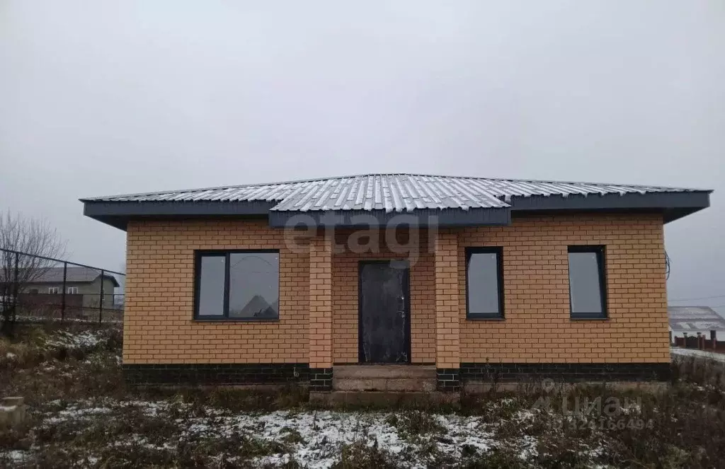 Дом в Башкортостан, Иглинский район, Акбердинский сельсовет, с. ... - Фото 1