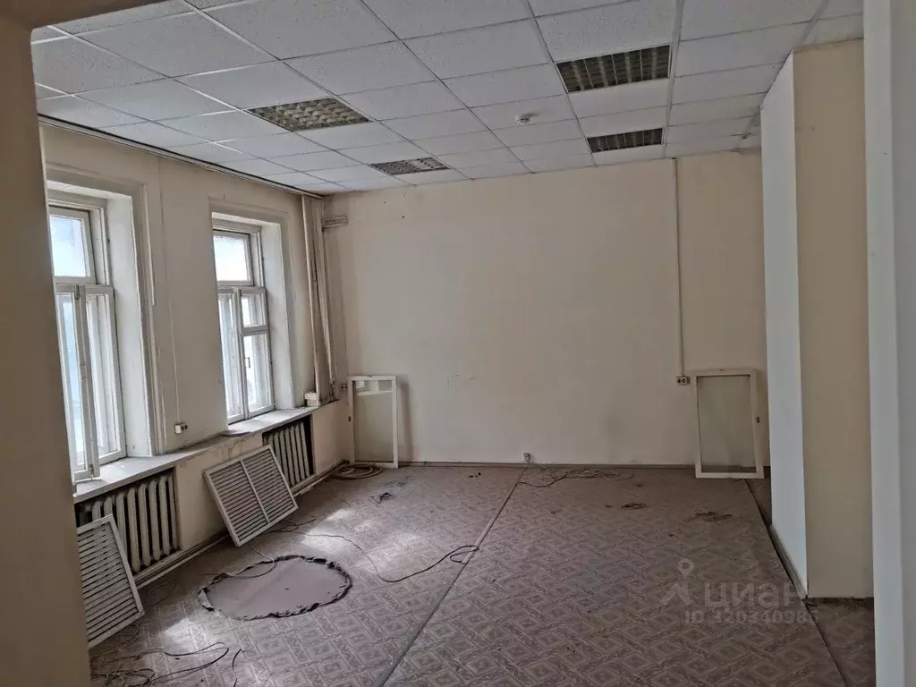 Помещение свободного назначения в Тамбовская область, Тамбов Базарная ... - Фото 0