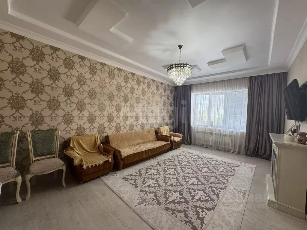 2-к кв. Карачаево-Черкесия, Черкесск ул. Доватора, 84Г (80.3 м) - Фото 0