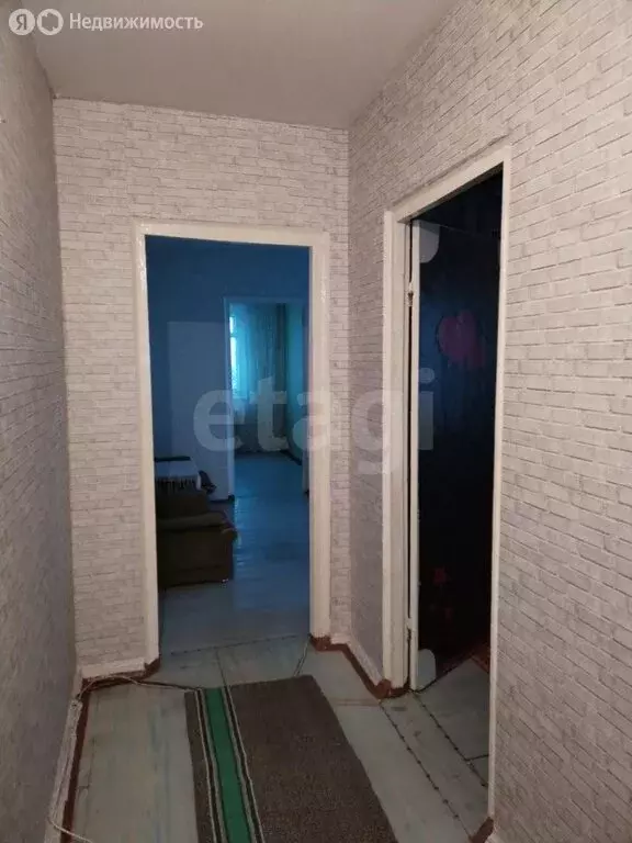 4-комнатная квартира: Яровое, улица 40 лет Октября, 5 (60.8 м) - Фото 1