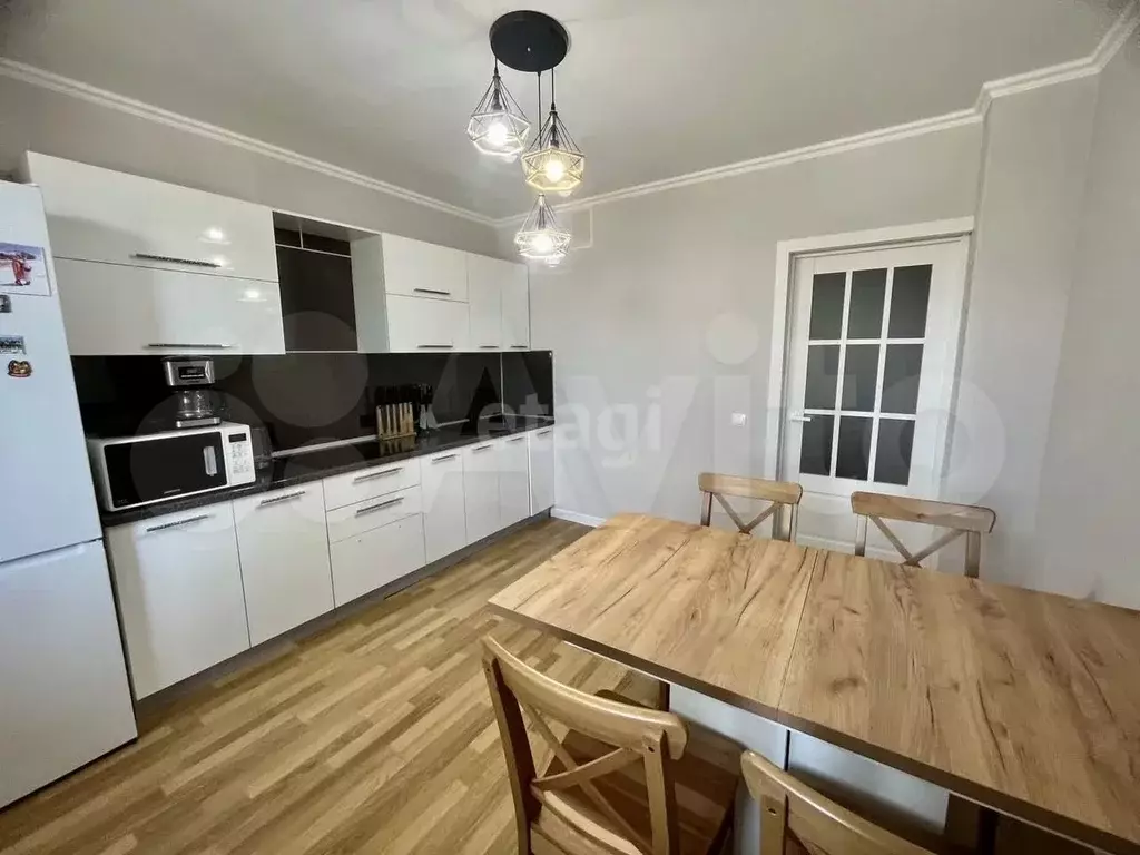 2-к. квартира, 60 м, 1/12 эт. - Фото 1