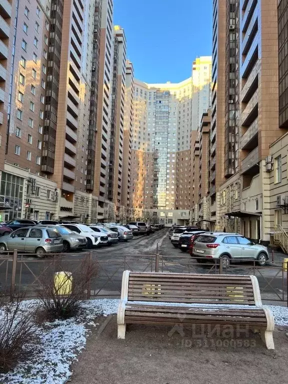 3-к кв. Санкт-Петербург ул. Есенина, 1к1 (93.0 м) - Фото 0