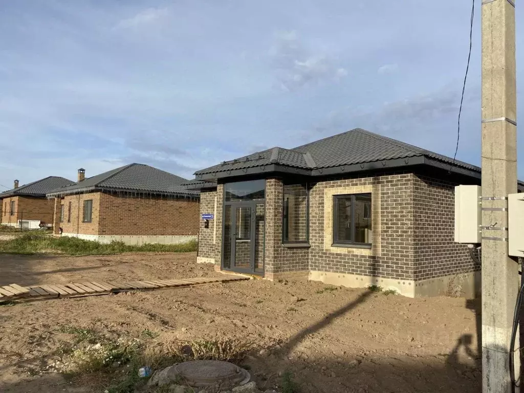 Дом в Татарстан, Пестречинский район, Богородское с/пос, д. Камыш ул. ... - Фото 1