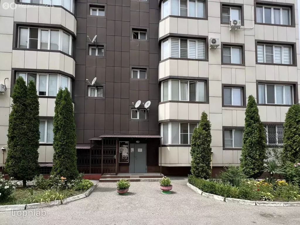 3-комнатная квартира: Нальчик, улица Ахохова, 190А (87 м) - Фото 1