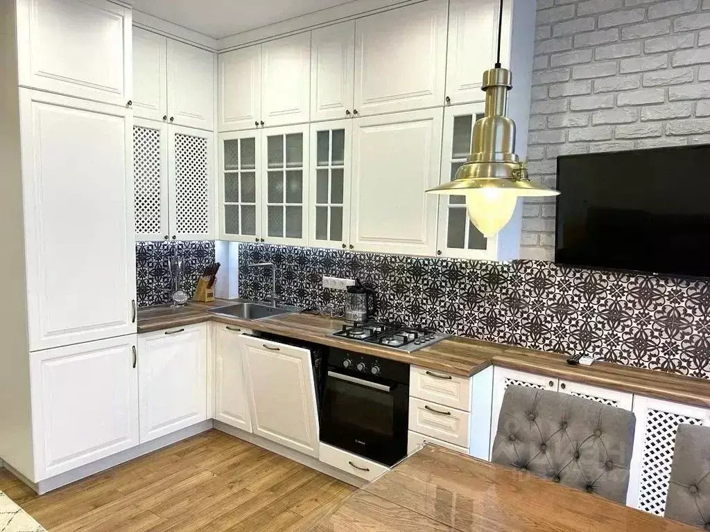 2-к кв. Краснодарский край, Сочи ул. Кирова, 35 (70.0 м) - Фото 1