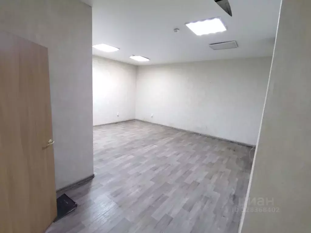 Офис в Свердловская область, Екатеринбург ул. Самолетная, 55 (61 м) - Фото 1