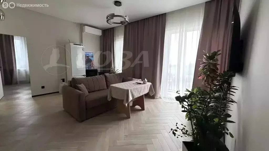 2-комнатная квартира: Тюмень, улица Николая Глебова, 3 (64 м) - Фото 2