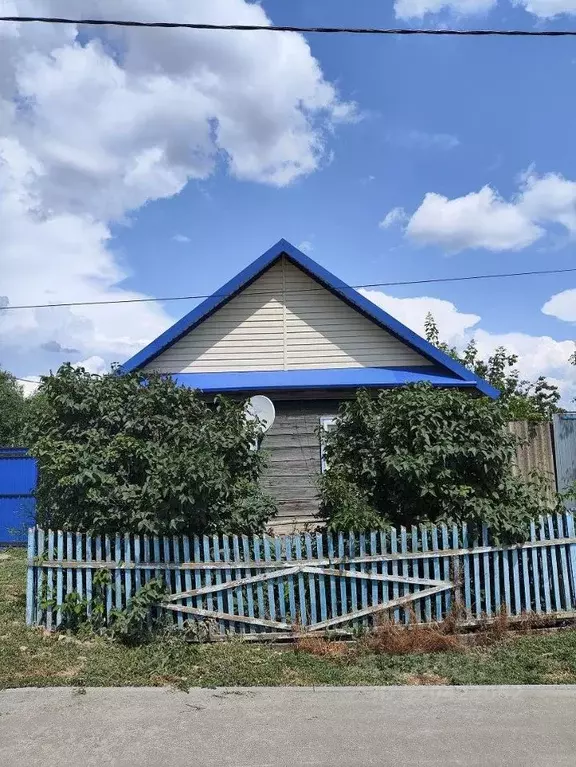 Дом в Саратовская область, Пугачевский район, с. Давыдовка Южная ул., ... - Фото 0