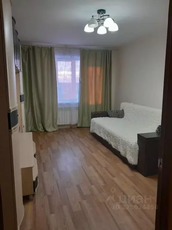 1-к кв. Брянская область, Клинцы Октябрьская ул., 70 (39.0 м) - Фото 1