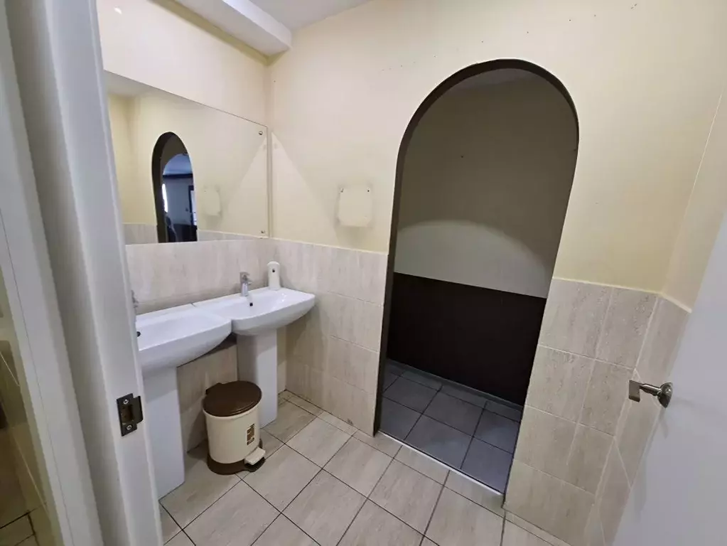 Торговая площадь в Санкт-Петербург ул. Чайковского, 33-37 (137 м) - Фото 0