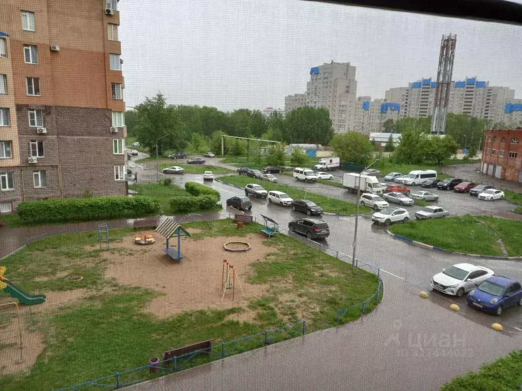 2-к кв. Омская область, Омск просп. Комарова, 17к2 (61.8 м) - Фото 1