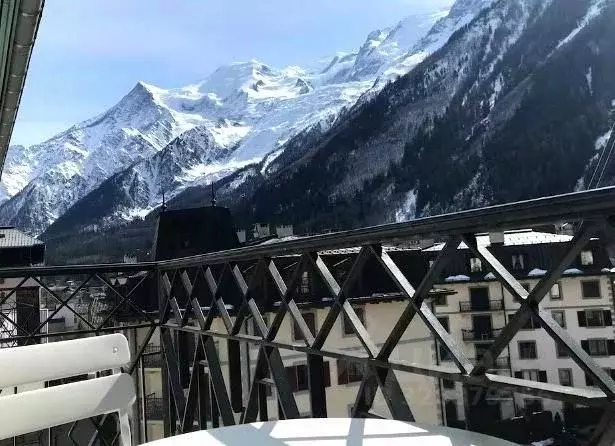 1-к кв. Краснодарский край, Сочи Красная Поляна пгт, ул. Защитников ... - Фото 1