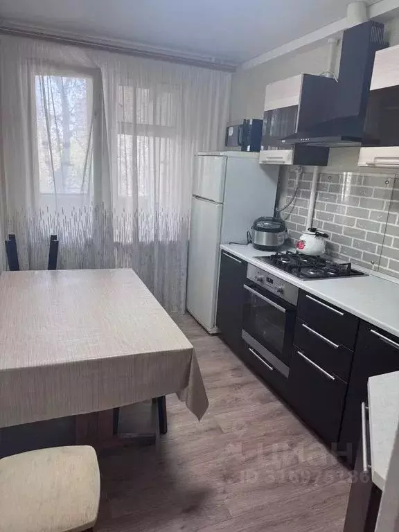 3-к кв. Ставропольский край, Кисловодск ул. Островского, 13 (67.0 м) - Фото 0