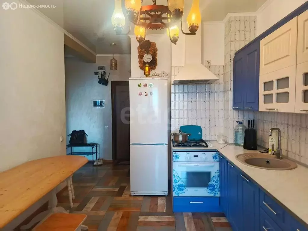 2-комнатная квартира: Феодосия, Боевая улица, 4 (53.9 м) - Фото 2