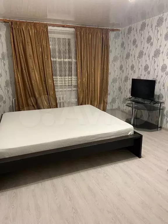 1-к. квартира, 40 м, 9/9 эт. - Фото 0
