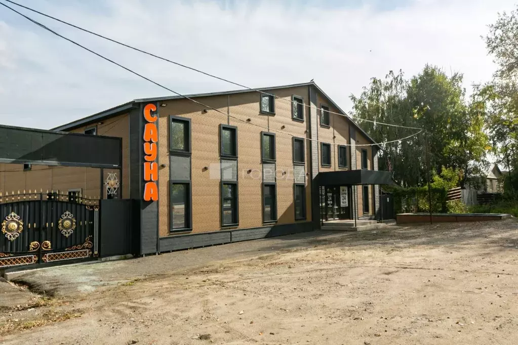 Дом в Новосибирская область, Новосибирск ул. Малыгина, 12 (1000 м) - Фото 1