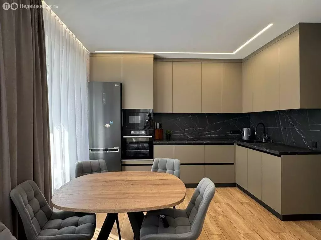 2-комнатная квартира: Брянск, улица Ульянова, 24 (61 м) - Фото 1