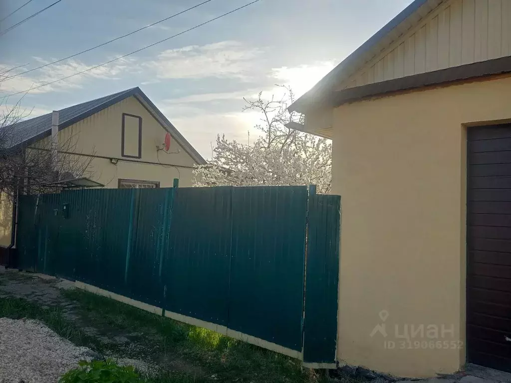 Дом в Саратовская область, Саратов Октябрьский мкр, 3-я линия, 9 (89 ... - Фото 1