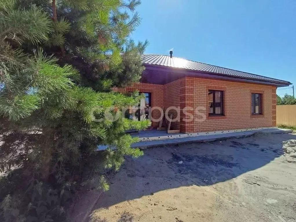 Дом в Тюменская область, Тюмень ул. Михаила Калашникова, 19 (100 м) - Фото 0