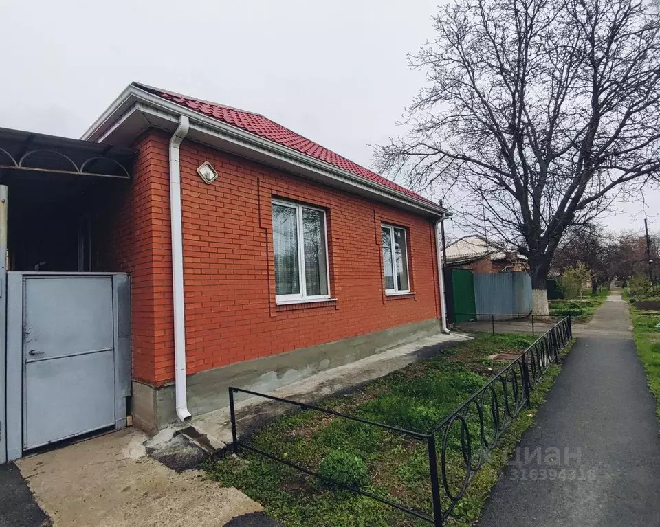 Дом в Ростовская область, Таганрог ул. 1-я Линия, 78 (70 м) - Фото 1