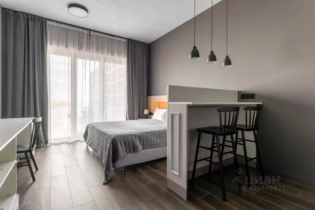 Комната Санкт-Петербург наб. Макарова, 58 (30.0 м) - Фото 0