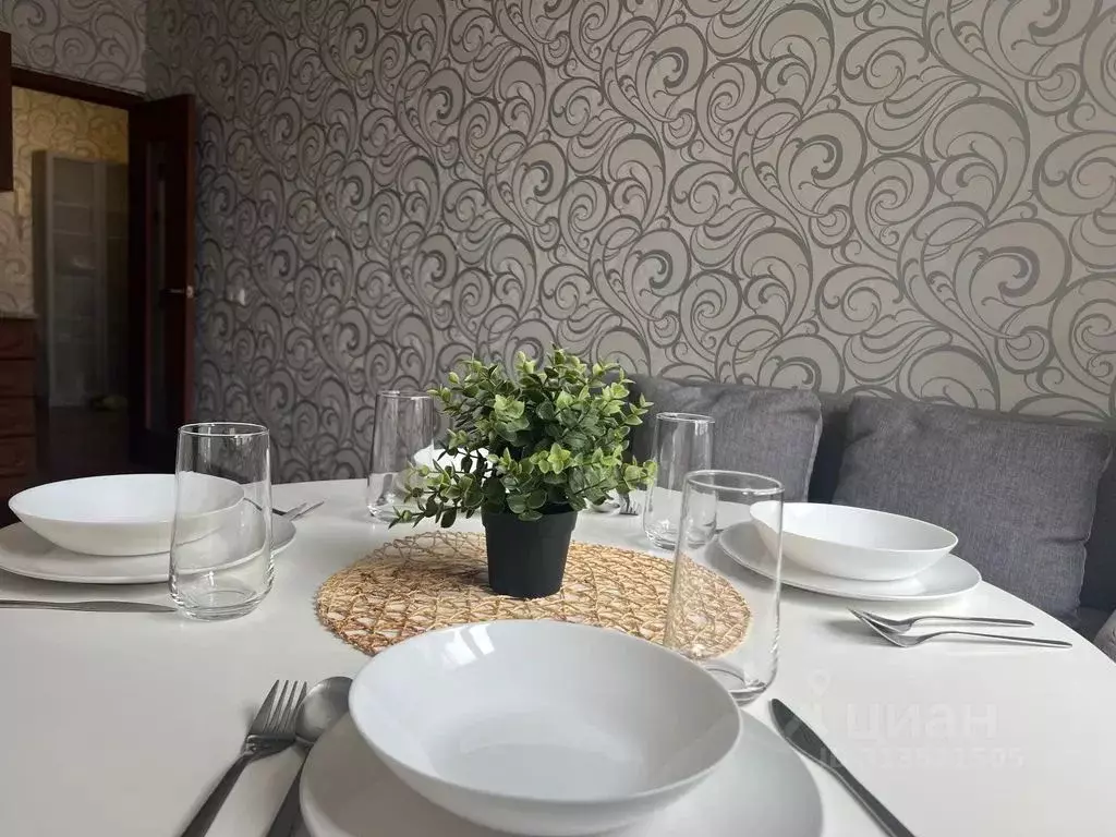 2-к кв. Татарстан, Казань ул. Сибгата Хакима, 60 (40.0 м) - Фото 0