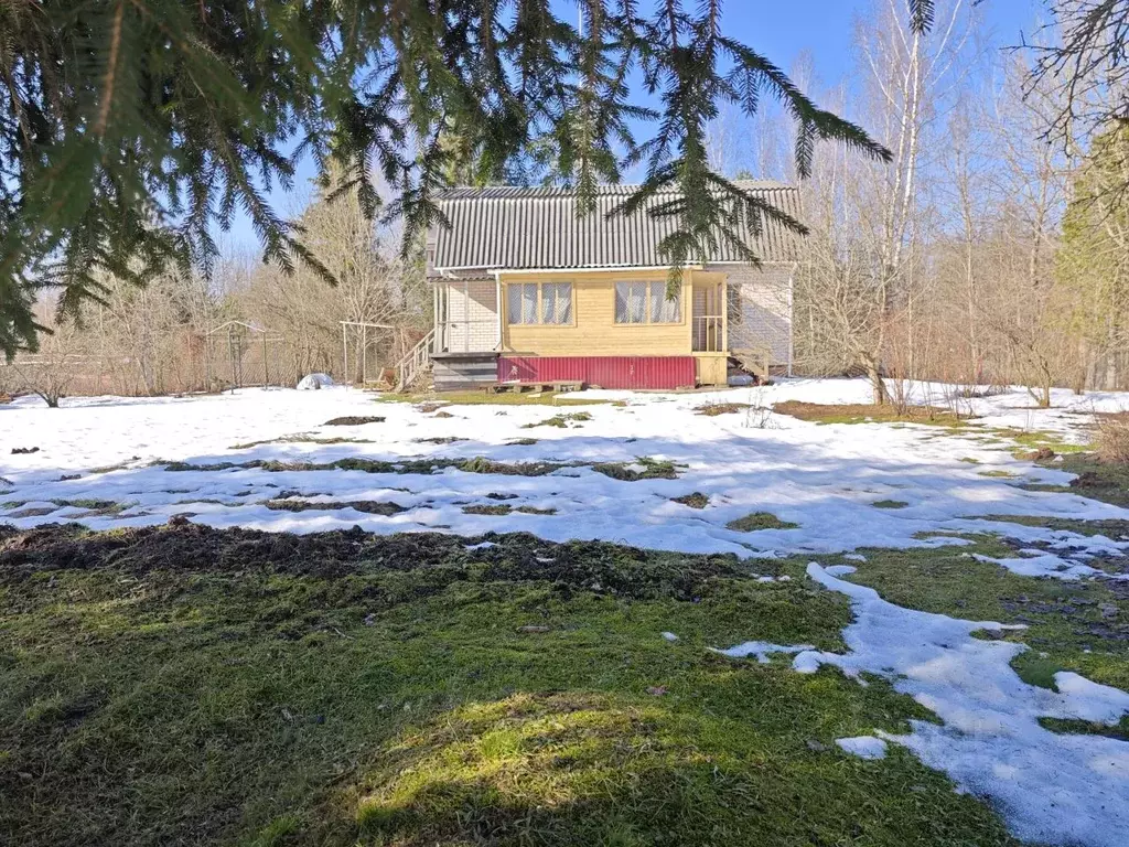 Дом в Новгородская область, Новгородский район, Савинское с/пос, д. ... - Фото 1