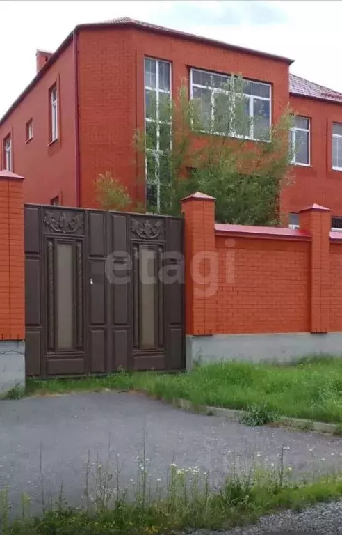 Дом в Ингушетия, Магас ул. Бота Гагиева (225 м) - Фото 1